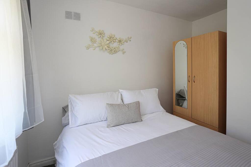 2 Bedroom House In Belfast With Garden Kültér fotó