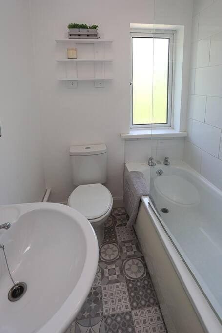 2 Bedroom House In Belfast With Garden Kültér fotó